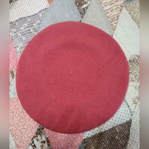 Vintage GAP berry pink 100% virgin wool beret hat England red